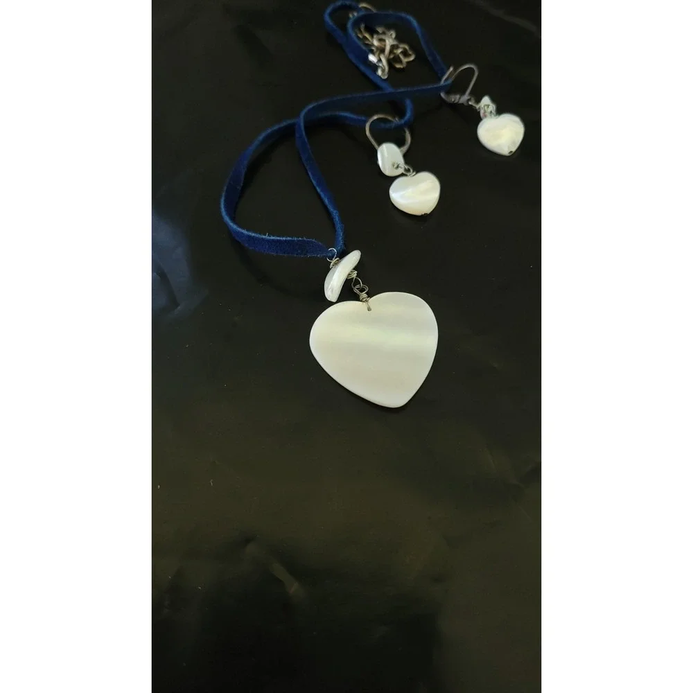 Vintage Mother of Pearl Heart Necklace Earrings Set Blue Velvet Cord 16in